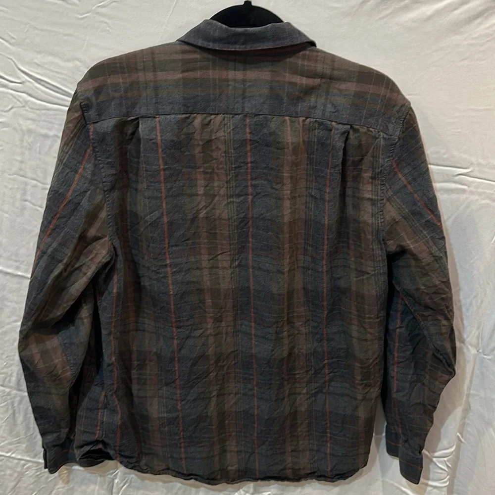 Vince Men’s Plaid Button Down Shirt, Size Large - Picture 4 of 4